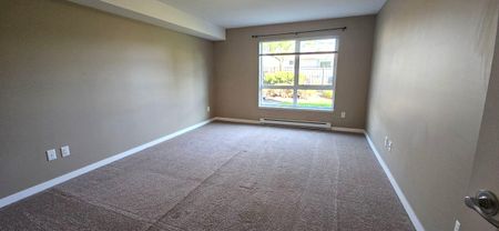 Large 2bed 2bath Condo; Rutland – Available May - Photo 3