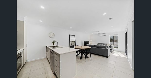 Comfort, Space & Convenience in the Heart of Hillcrest - Photo 1