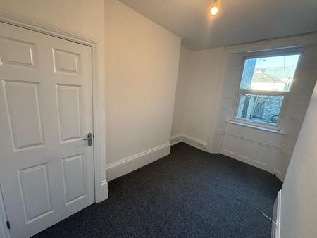 79 Embankment Road, Flat 2 - Photo 3