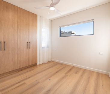 Stunning Brand New 4 Bedroom Duplex | Gorgeous Views - Photo 1