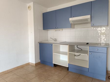 Location Appartement 3 pièces 55m² NARBONNE 11100 - Photo 2
