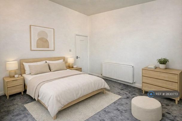 3 bedroom flat to rent - Photo 1