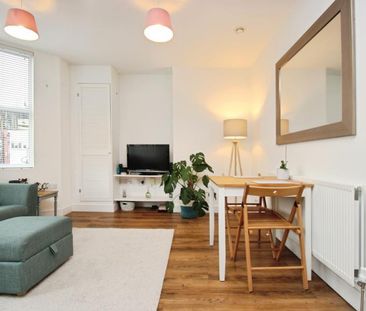 2 bedroom flat to rent - Photo 3