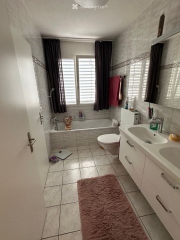Grosszügige 4.5-Zimmer-Wohnung mit Balkon und schöner Aussicht in Schwyz - Photo 5