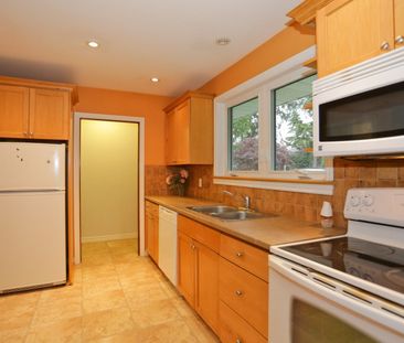 For Lease - 2341 Genevieve Drive, Mississauga, Ontario - Photo 2