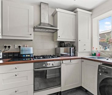 2 bedroom end of terrace house to rent - Photo 6