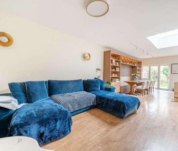 Whitchurch Gardens, Harrow, HA8 - Photo 2