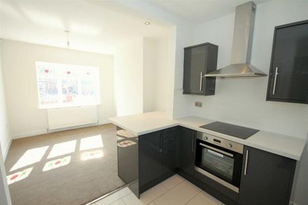 3 bedroom private hall to rent - Photo 4