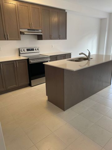 For Lease - 913 Douro Street, Stratford, Ontario - Photo 5