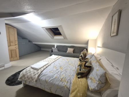 3 Bed Flat, Blackheath Hill, SE10 - Photo 4