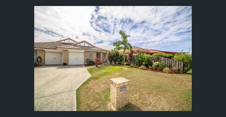 Spacious 3-Bedroom Duplex with Media Room & FTTP in Quiet Catherine Court, Labrador - Photo 4