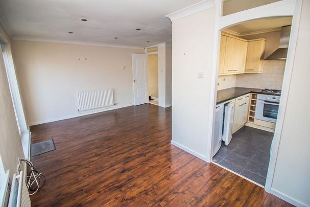 2 bedroom flat to rent - Photo 1