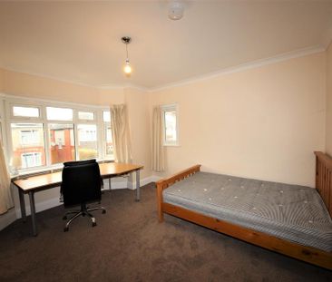 5 bedroom maisonette to rent - Photo 4