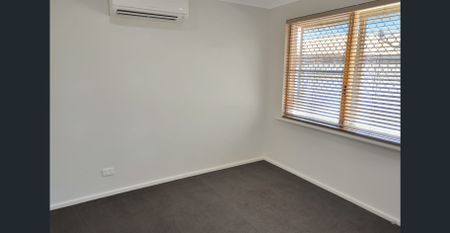 IDEAL FAMILY HOME - Modern Interior with AMPLE Parking!!! - Photo 4