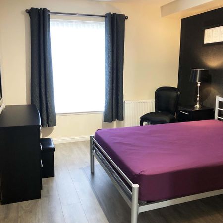 2 bedroom flat to rent - Photo 2