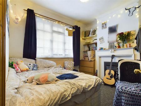 4 bedroom terraced house to rent - Photo 3