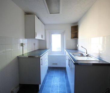 1 bedroom Flat To Let - Photo 2