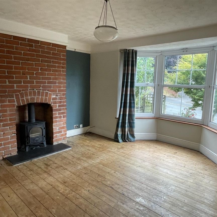 Garden Suburb, Dursley - Photo 1