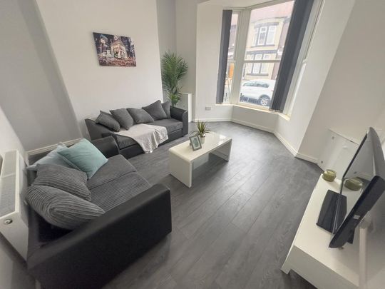 1 bedroom in a house share to rent - Photo 1