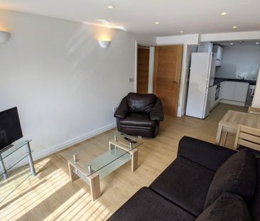 2 bedroom flat to rent - Photo 2