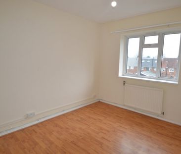 Churchill Road, Langley, Berkshire,SL3 - Photo 5