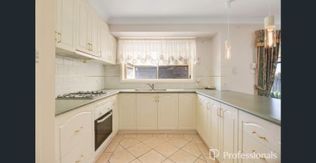 Elegant Glenfield Home - Photo 4