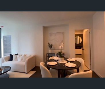 Fully Furnished Second Bedroom in Modern 2-Bedroom Apartment - Photo 2