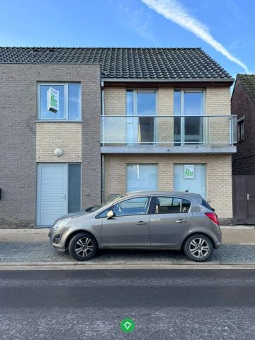 Energiezuinige woning met 3 slaapkamers, tuin en garage in het centrum van Koekelare - Photo 3