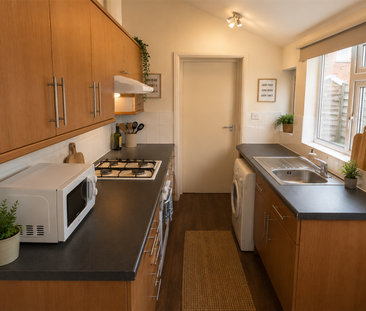 3 bedroom terraced house to rent - Photo 3