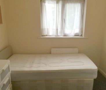 5 bedroom semi-detached house to rent - Photo 1