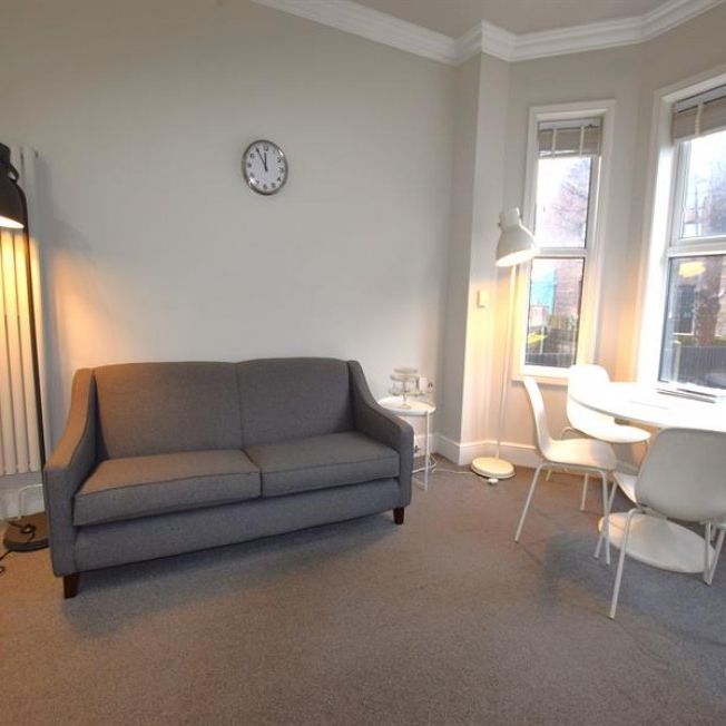 3 Bedroom Apartment Available Arranging tenancy - Photo 1