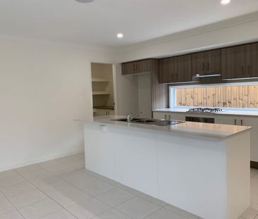 69 Flametree Circuit, Arundel - Photo 1