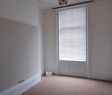 Beautifully refurbished shared house, quiet location - Photo 1