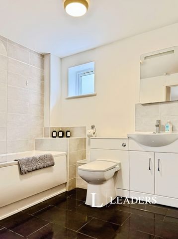 4 bedroom house to rent Bevendean Road, Brighton, East Sussex, BN2 - Photo 3