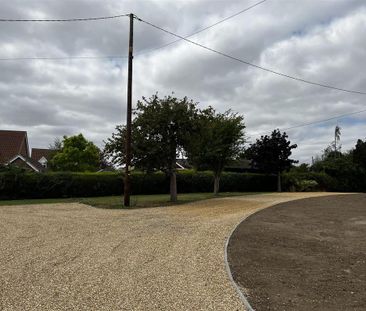 3 bedroom detached bungalow to rent - Photo 4