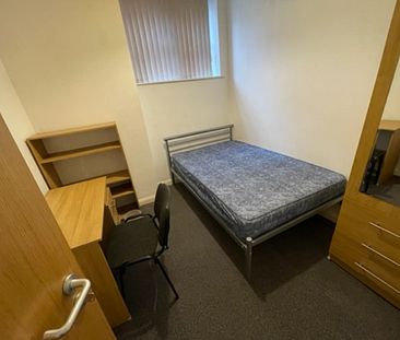 7 Bed Student Accommodation - Photo 1