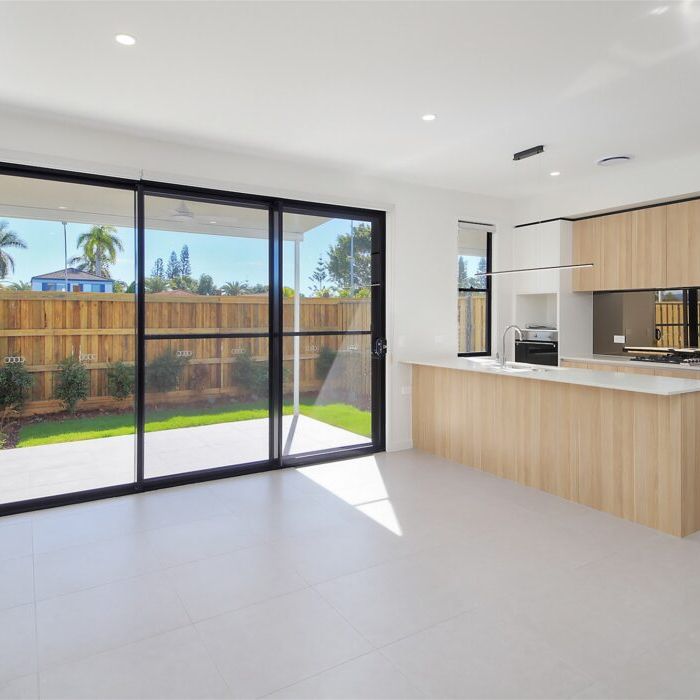Stunning family home in Helensvale - Photo 2