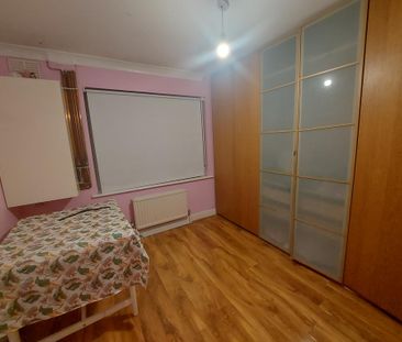 4 bedroom terraced house to rent - Photo 2