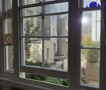Studio Flat, Powis Square, BN1 - Photo 2