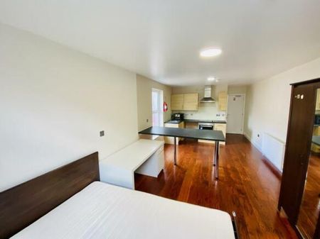 Studio to rent - Photo 4