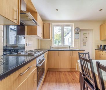 6 bedroom semi-detached house to rent - Photo 6