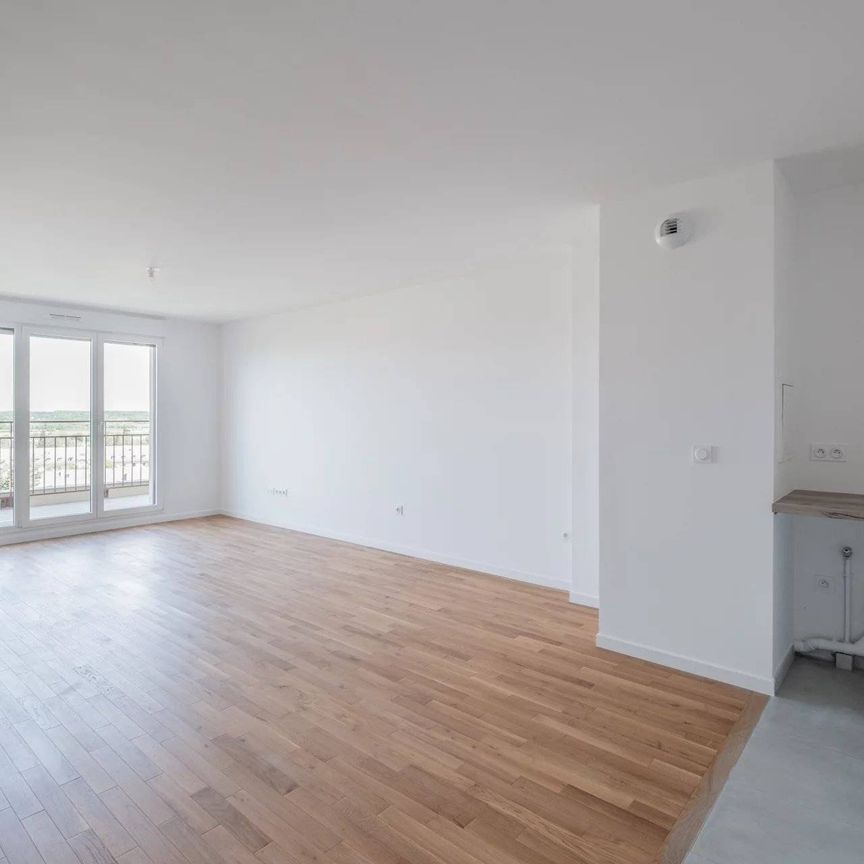 Rental Apartment Saint-Cyr-l'École - Photo 1