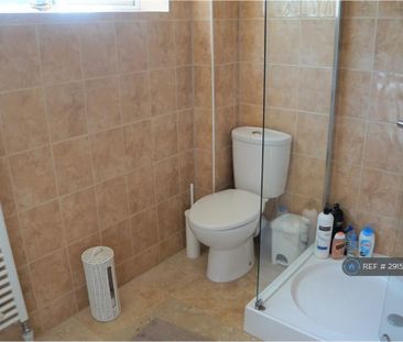 3 bedroom end of terrace house to rent - Photo 6