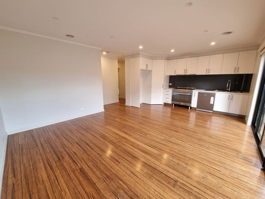 3 Bedroom Home Only around the Corner from Monash University... - Photo 1