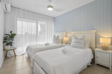 Live the Noosa Lifestyle – Contemporary 2-Bed Unit with Pool - Photo 4