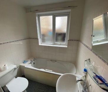 2 bedroom maisonette to rent - Photo 6