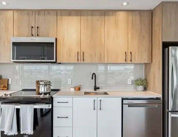 Luma | 964 Smyth Rd, Ottawa - Photo 1