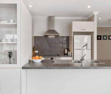 Spacious home in sought after location - Photo 2