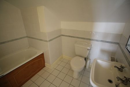 1 Bed Student Accommodation - Photo 4