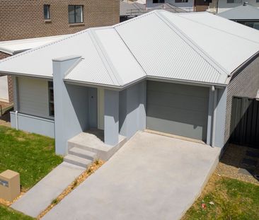 Near New Modern Home!! - Photo 4